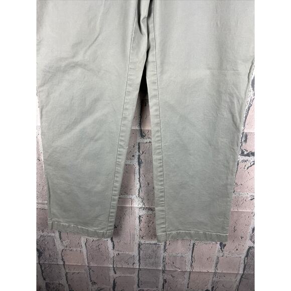 L.L Bean Favorite Fit Womens Casual Chino Pants Light Green Size 12 - Picture 5 of 12